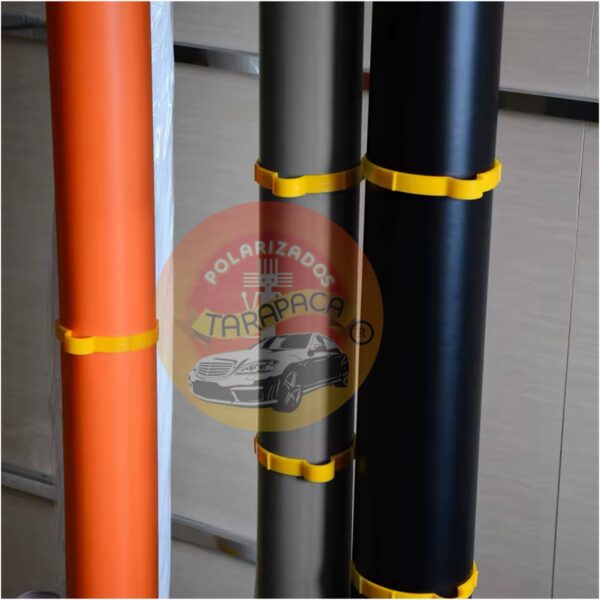 Second image of Clip Sujetador de Rollos de Vinilo y Polarizados – Medidas 8 cm y 11 cm